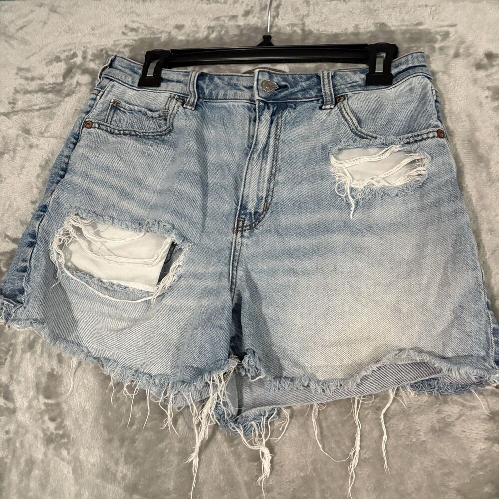 American Eagle Mom Shorts Women’s Size 10 – Strigid Denim Distressed High Rise